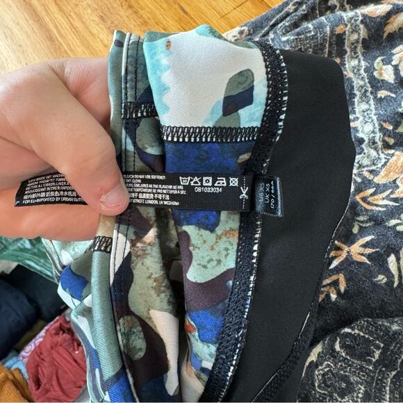 Free People FP Movement Guinevere Camo Print Ankle Crop Leggings Size XS - Picture 8 of 9